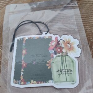 Marc Jacobs Daisy Wild Eau So Intense - Green Floral Design. Air Freshener